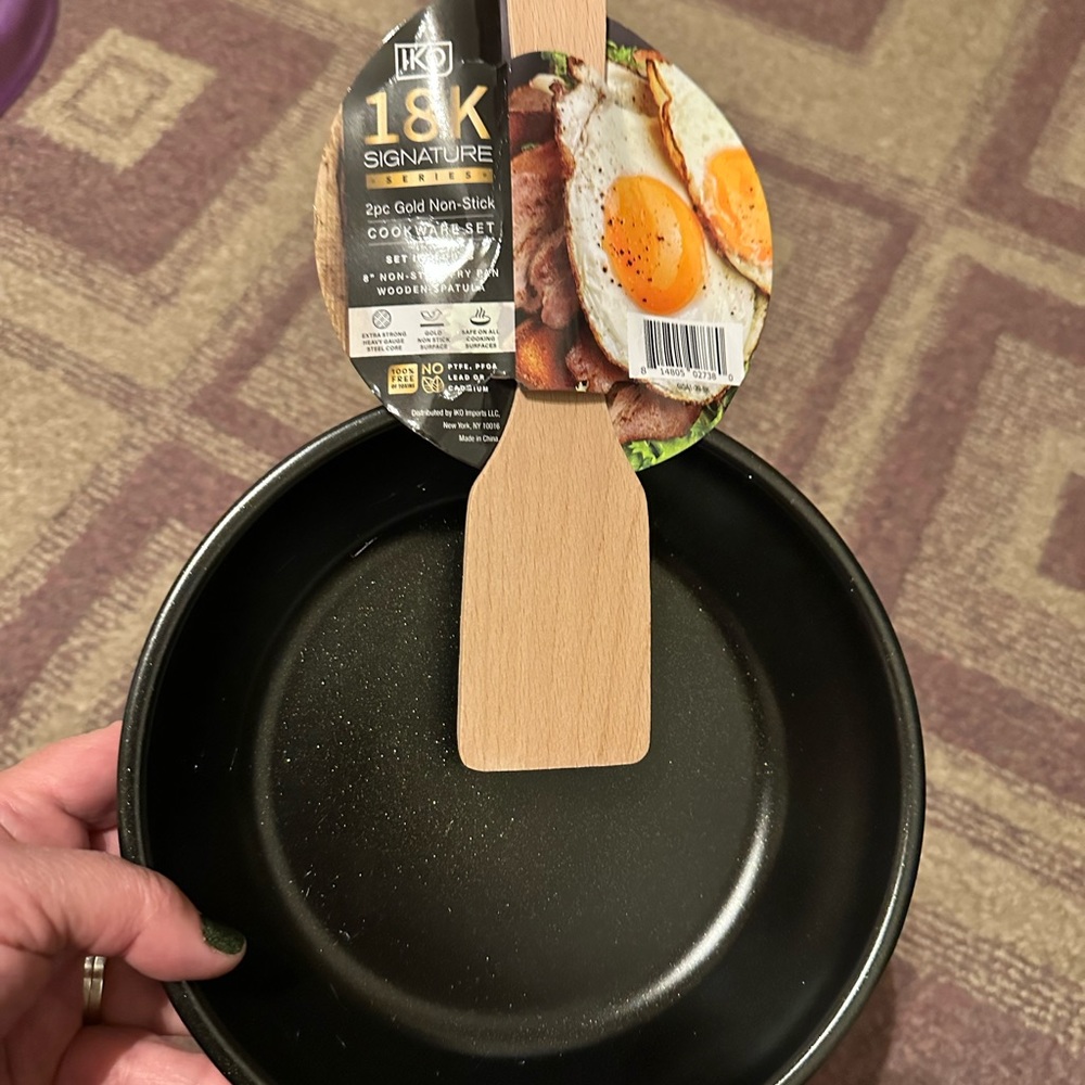 New 8” non-stick fry pan w/spatula
